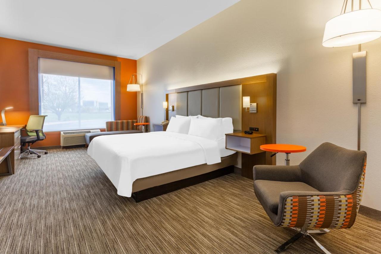 Holiday Inn Express Rockford-Loves Park By Ihg Exterior photo
