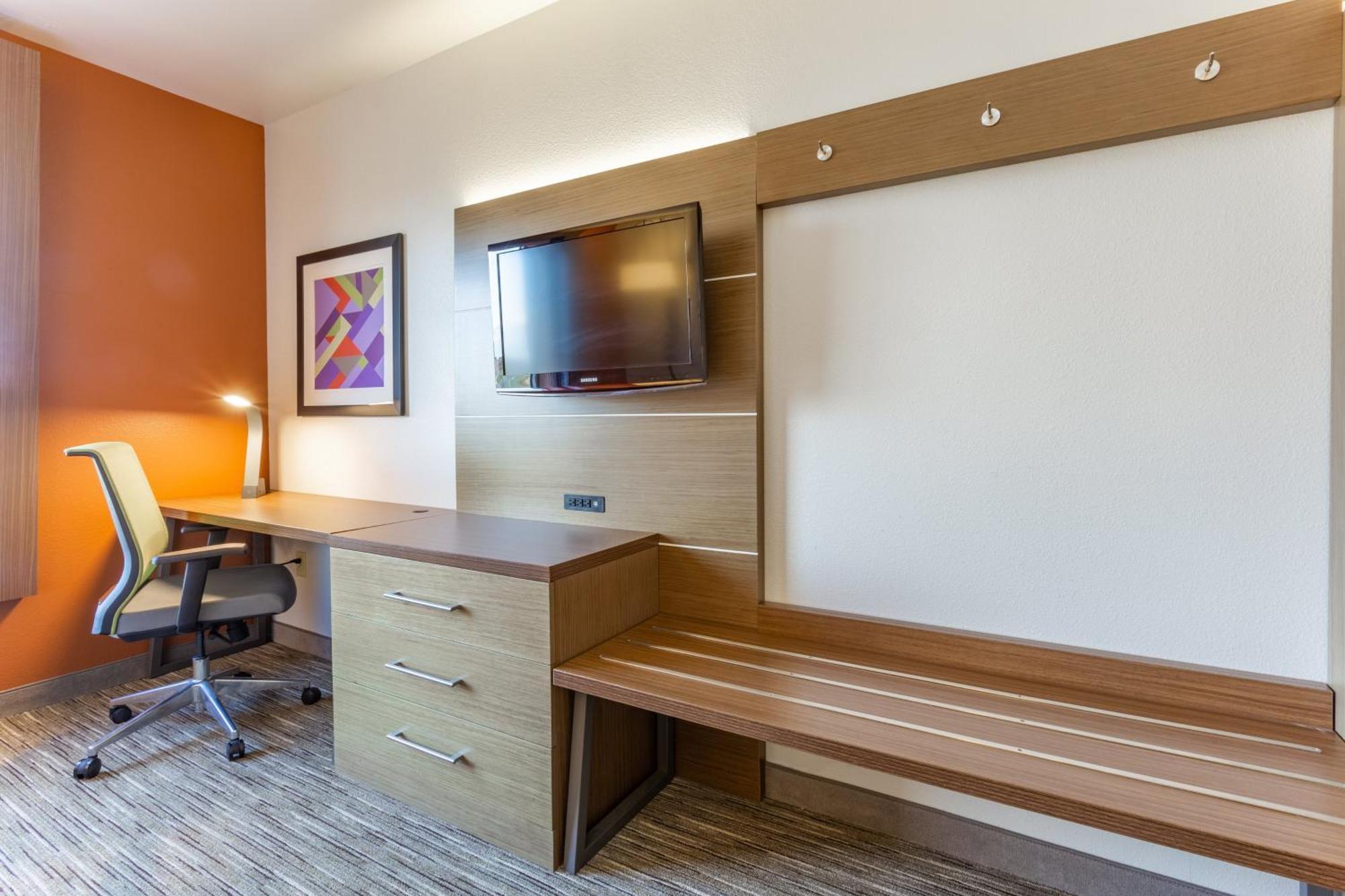 Holiday Inn Express Rockford-Loves Park By Ihg Exterior photo